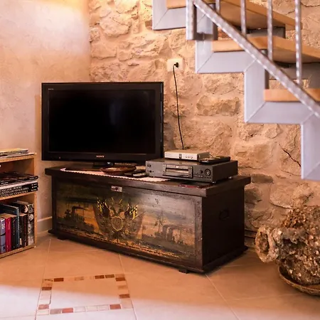 Old Stone House Villa *