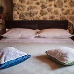 فيلة Old Stone House بودغورا