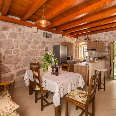 Old Stone House Villa *