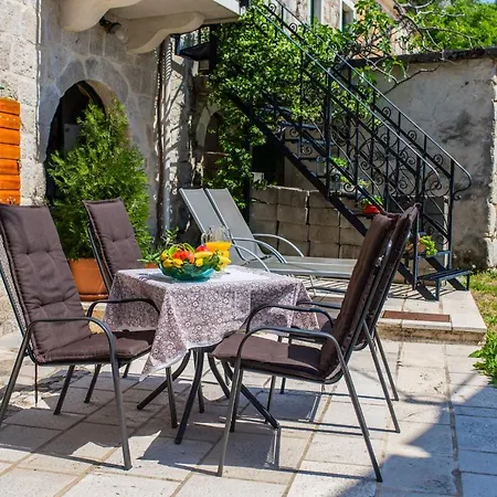 Old Stone House Villa *
