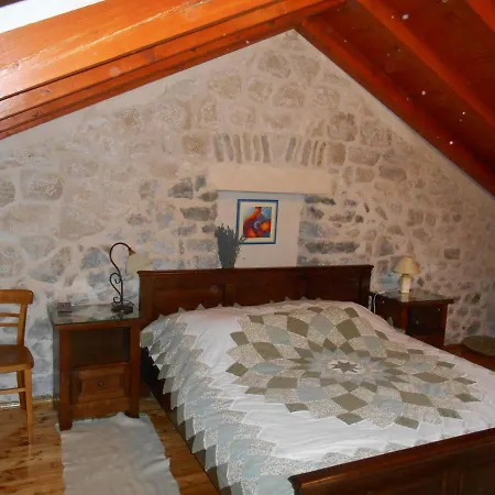 Old Stone House *